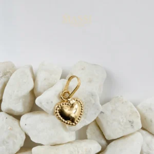 Dije Corazón Bordado de 8 x 8 mm en oro amarillo
